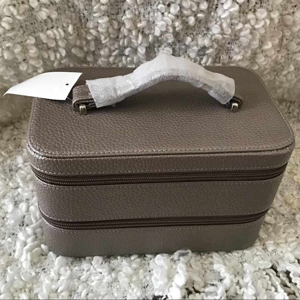 Leather cosmetic bag